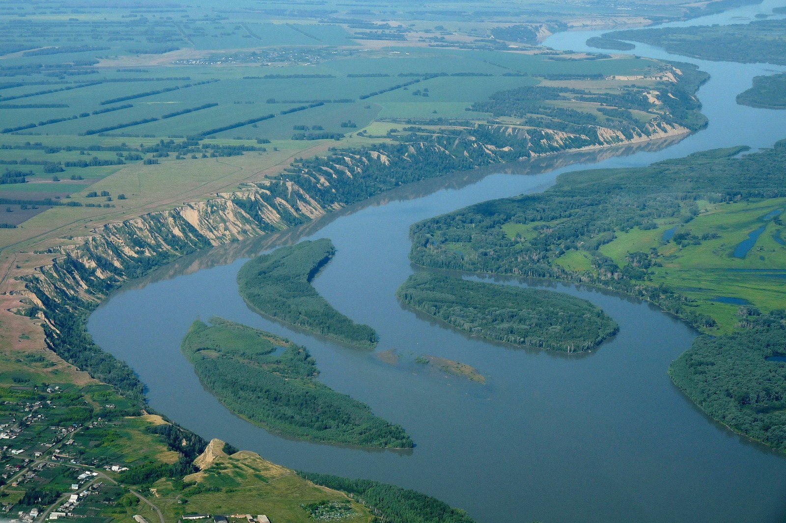 Обь крупнейшая река сибири. Река обь ханты-мансийск. Реки сибири обь. Река обь елунино. Обь крупнейшая река сибири.