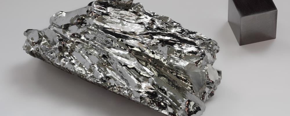 Germany is the largest user in the EU, classifying molybdenum in the highest risk “category 3” of the Germany Criticality List of strategic raw materials. Additionally, Canada’s critical minerals list also includes molybdenum.  Photo: Alchemist-HP/Wikimedia Commons
