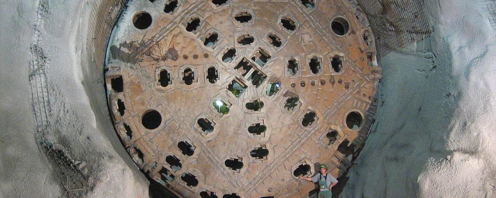 Tunnel boring maching (TBM). Photo: Cooper.ch/Wikimedia Commons