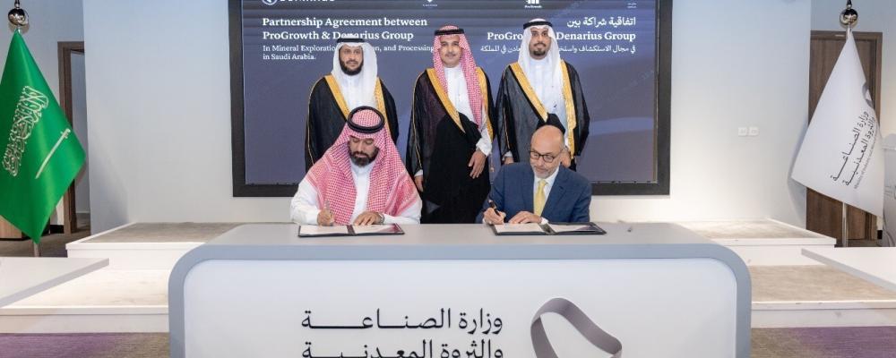 Standing: Matar Al Harthi, Executive Vice President of National industrial Development; His Excellency Eng. Turki Abdulrahman Albatain, Deputy Minister of Mining Development; Abdulrahman AlBelushi, Deputy Minister of Mineral Resources. Seated: Omar Alramah, CEO & President of ProGrowth; Serafino Iacono, Executive Chairman of Denarius Metals. Photo: CNW Group/Denarius Metals Corp.