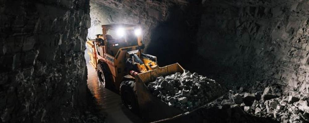 The automated Aramac L140B can operate autonomously for up to 8 hours, compared with 
around 5 hours in manned mode, showing how underground production can become safer, easier 
to operate, and more scalable. Photo: Aramine