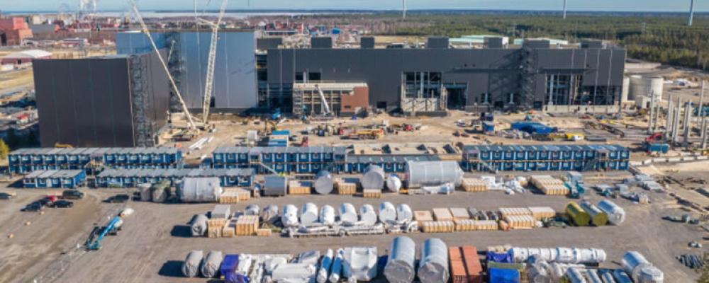 Keliber plans to produce approximately 15,000 tonnes of battery-grade lithium hydroxide annually at its Karleby refinery (Image). Raw materials will be sourced from mines in Kaustby, Karleby, and Kronoby. Photo: Keliber