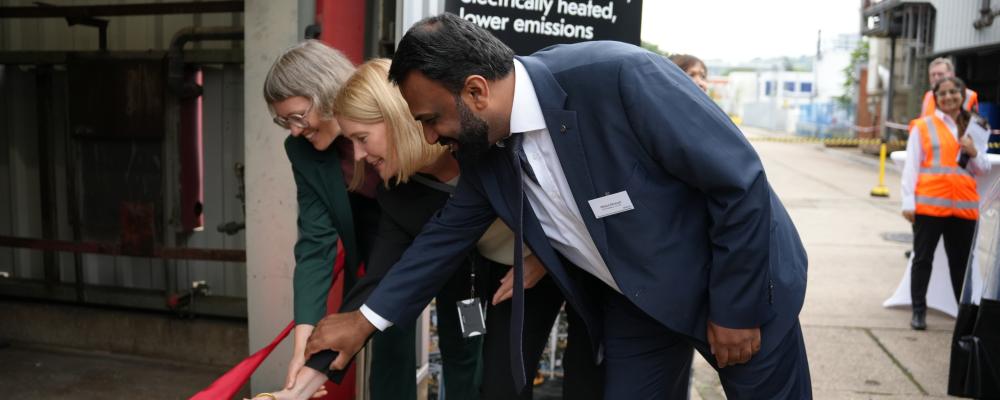 The ribbon cutting ceremony. Franziska Richter (left) from the Hessian Ministry of Economic Affairs, Piia Karhu, President, Minerals and Ahmad Attaul, VP, Ferrous & Heat Transfer Equipment. Photo: Metso