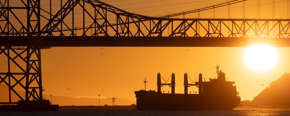 Iron ore freight rates moved in opposite directions in September as vessel supply and Chinese demand shifted. Symbol image: Pixabay, credit: Terski