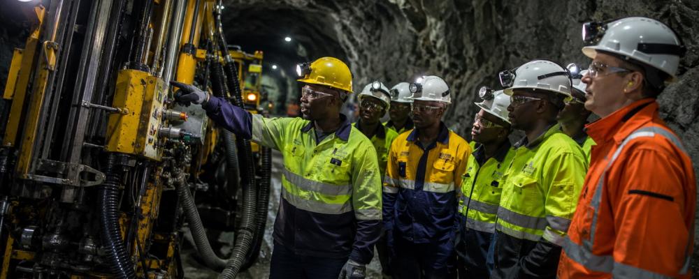Technical instruction in a mine. An AI-generated image. Copyright: Conventus