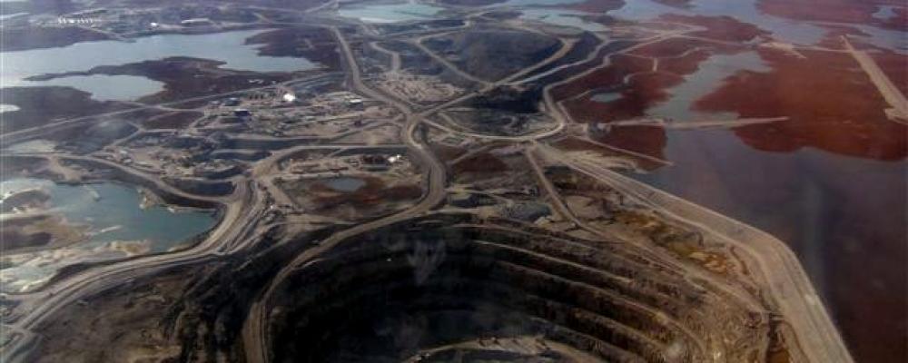 Diavik mine, comprising four pipes, was discovered in 1991, beneath Lac de Gras, 220 kilometres south of the Arctic Circle. Photo: Trevor MacInnis/Wikimedia Commons