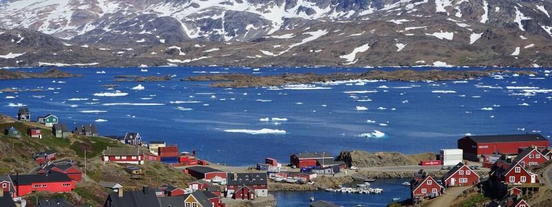 Greenlandic village Tasiilaq. Foto: Creative Commons Lic. Credit: Barnit