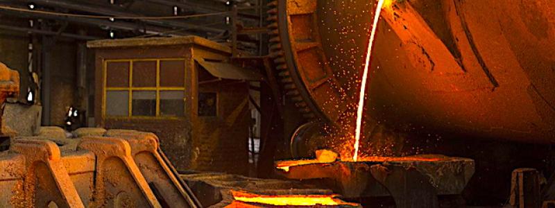 The image shows copper production. Copper stocks on global metal exchanges have exceeded 1 million tonnes for the first time in more than 20 years. Weak Chinese demand and US stockpiling are driving the increase. Photo: Industrial Wikipedia.