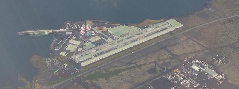Aluminium smelter. Photo: Jabbi/Wikimedia Commons
