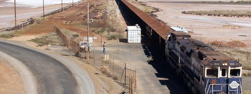 Iron ore train arriving at Port Hedland in Pilbara. Photo: Nachoman.au/Wikimedia Commons
