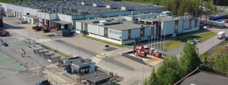 Sandvik’s facility in Finland. Sandvik recently launched the DataDrive’31 technology programme, an €80 million initiative aimed at accelerating the mining industry’s digital transformation through data-driven research and product development. The company’s long-term commitment to Finland was recognised in November 2025 when Finnish President Alexander Stubb honoured Sandvik for its longstanding investments and contribution to Finnish industry. Photo: Sandvik.