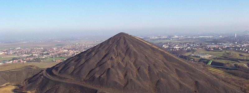 The photo shows tailings in France. Photo: Sylvain Beucler/Wikimedia Commons