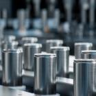 In addition to securing traditional battery materials, European carmakers are exploring alternative technologies. Chinese battery manufacturer Hina unveiled a sodium-ion battery solution targeting the commercial vehicle market in March 2025. These batteries use sodium ions instead of lithium, offering a more abundant and potentially cost-effective alternative. Foto: IEA