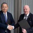 Jouni Jääskeläinen, CEO of Epse (right), and Jusipbek Kazbekov, Deputy Minister of Ecology, Environmental Protection and Climate Change of Uzbekistan. Photo: Epse Technology