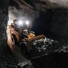 The automated Aramac L140B can operate autonomously for up to 8 hours, compared with 
around 5 hours in manned mode, showing how underground production can become safer, easier 
to operate, and more scalable. Photo: Aramine