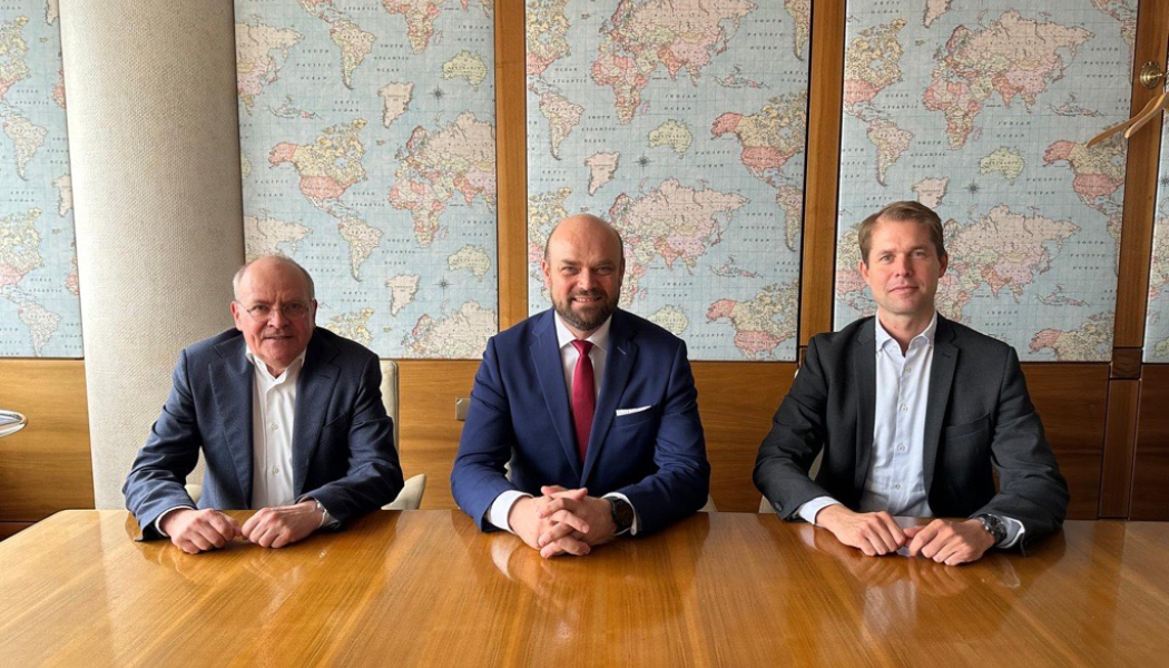 Thomas Hansmann CTO of SMS group Sami Takaluoma President and CEO of Metso and Jochen Burg CEO of SMS Group. Photo: Metso

