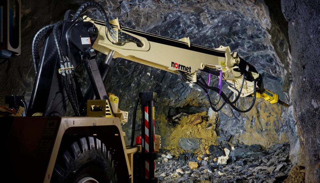 Scaling is one of the most dangerous and challenging underground mining processes. To mitigate the risks, the Scamec LC 065 A incorporates multiple protective safety features. Photo: Normet
