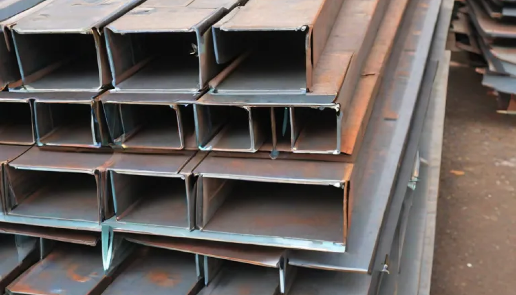 Russel Metals is one of the largest metals distribution companies in North America with a growing focus on value-added processing.  It carries on business in three segments: metals service centers, energy field stores and steel distributors. 