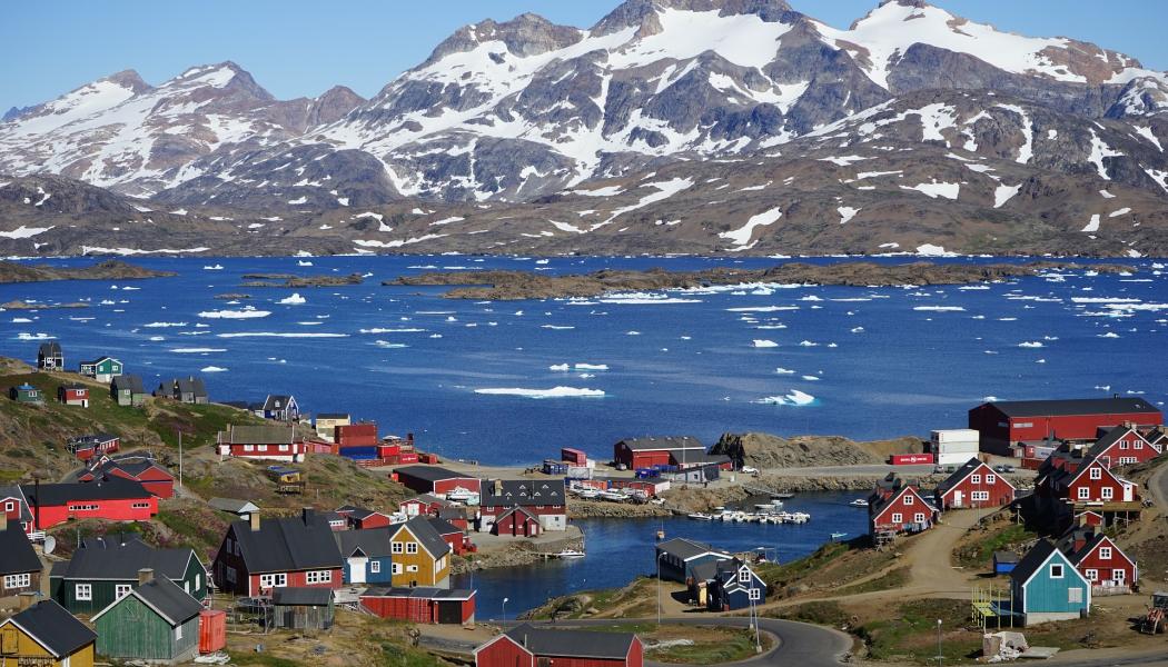 Greenlandic village Tasiilaq. Foto: Creative Commons Lic. Credit: Barnit