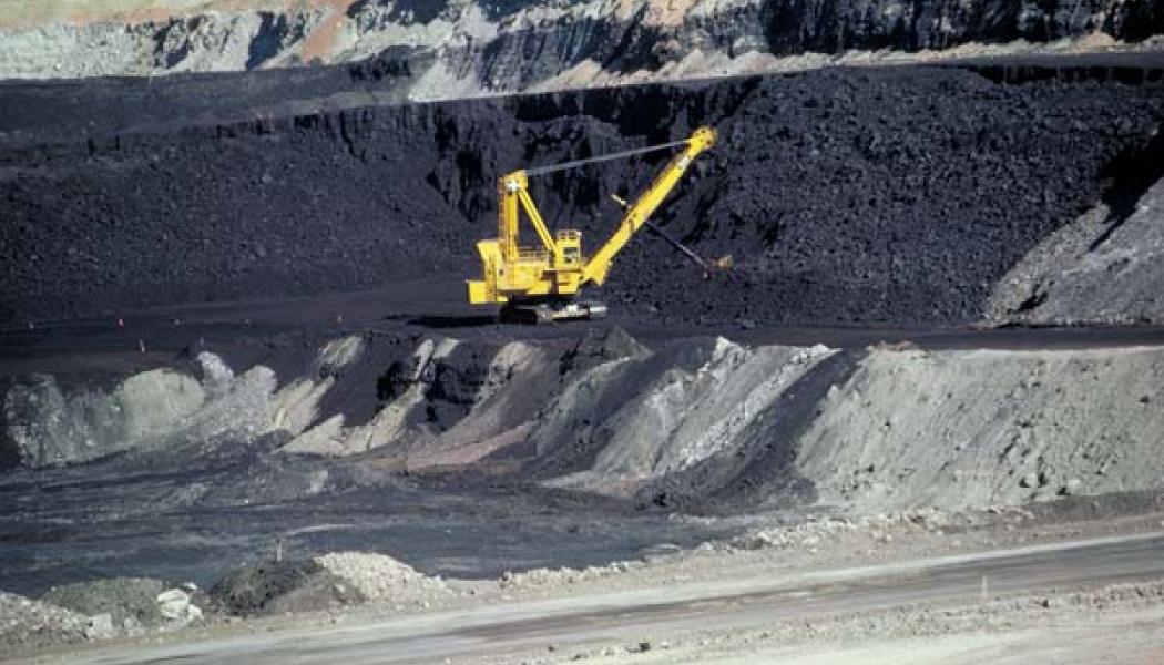 Coal mining in Wyoming. Photo: http://www.wy.blm.gov/minerals/coal/Wikimedia Commons