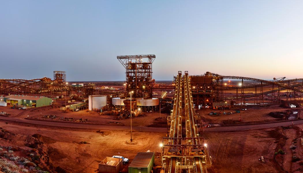 Photo: Fortescue Metals Group - http://www.fmgl.com.au/in-the-news/media-gallery/images/default-source/media-gallery/ore-processing-facility-christmas-creek?itemIndex=13/Wikimedia Commons