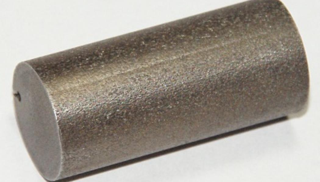Tungsten rod with oxidised surface. Photo: Jurii/Wikimedia Commons
