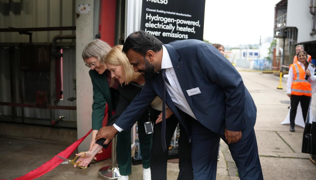 The ribbon cutting ceremony. Franziska Richter (left) from the Hessian Ministry of Economic Affairs, Piia Karhu, President, Minerals and Ahmad Attaul, VP, Ferrous & Heat Transfer Equipment. Photo: Metso