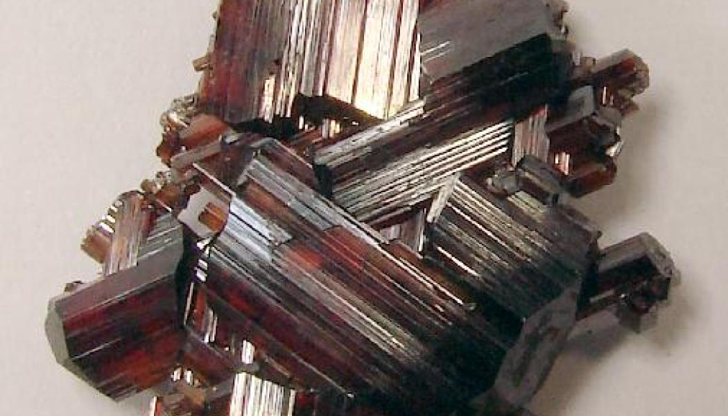 Natural rutile. Photo: Rob Lavinsky/irocks.com/Wikimedia Commons