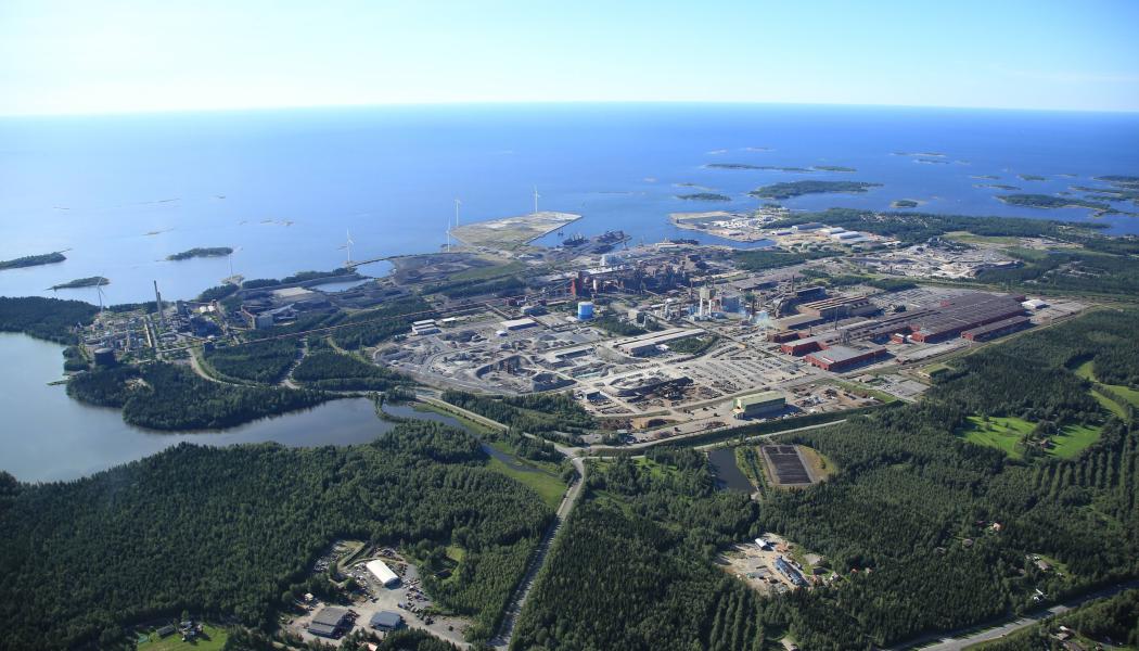 SSAB’s steelworks in Raahe, Finland. Finnish steel demand is expected to increase in 2026, driven mainly by investment in industry, data centres, infrastructure and the energy transition. Residential construction, however, remains weak. Photo: SSAB.