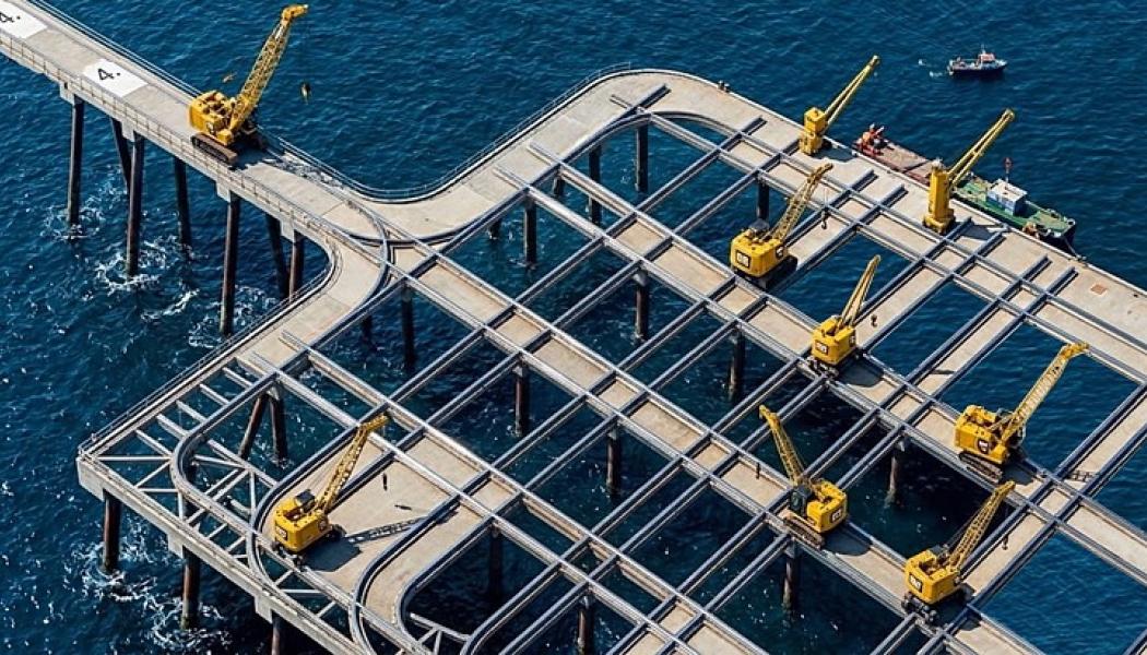 Illustration of a proposed uranium extraction facility in the Gulf of Mexico. Specially treated fibres would capture uranium dissolved in seawater as natural ocean currents move through the installation. The technology has so far been demonstrated on a small experimental scale, with Supercritical Materials targeting its first industrial-scale facility by 2033. Illustration: Supercritical Materials.