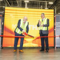 Simon Lile, President Business Unit Heating Systems and Bruce Dionne, Production Unit Manager, Concord. Photo: Alleima