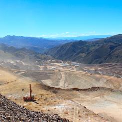 Peruvian mining. Rio Alto's La Arena mine located near Huamachuco, La Libertad, Peru. The photo was taken from the top of the mine's Calarco pit. Photo: Wikipedia Common, credit: Ian Bezek