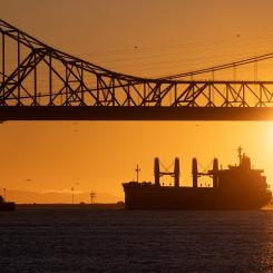 Iron ore freight rates moved in opposite directions in September as vessel supply and Chinese demand shifted. Symbol image: Pixabay, credit: Terski