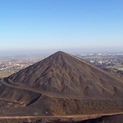 The photo shows tailings in France. Photo: Sylvain Beucler/Wikimedia Commons