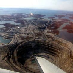 Diavik mine, comprising four pipes, was discovered in 1991, beneath Lac de Gras, 220 kilometres south of the Arctic Circle. Photo: Trevor MacInnis/Wikimedia Commons