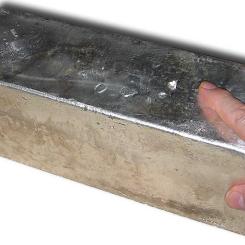Silver bullion bar. Photo: Unit 5/Wikimedia Commons